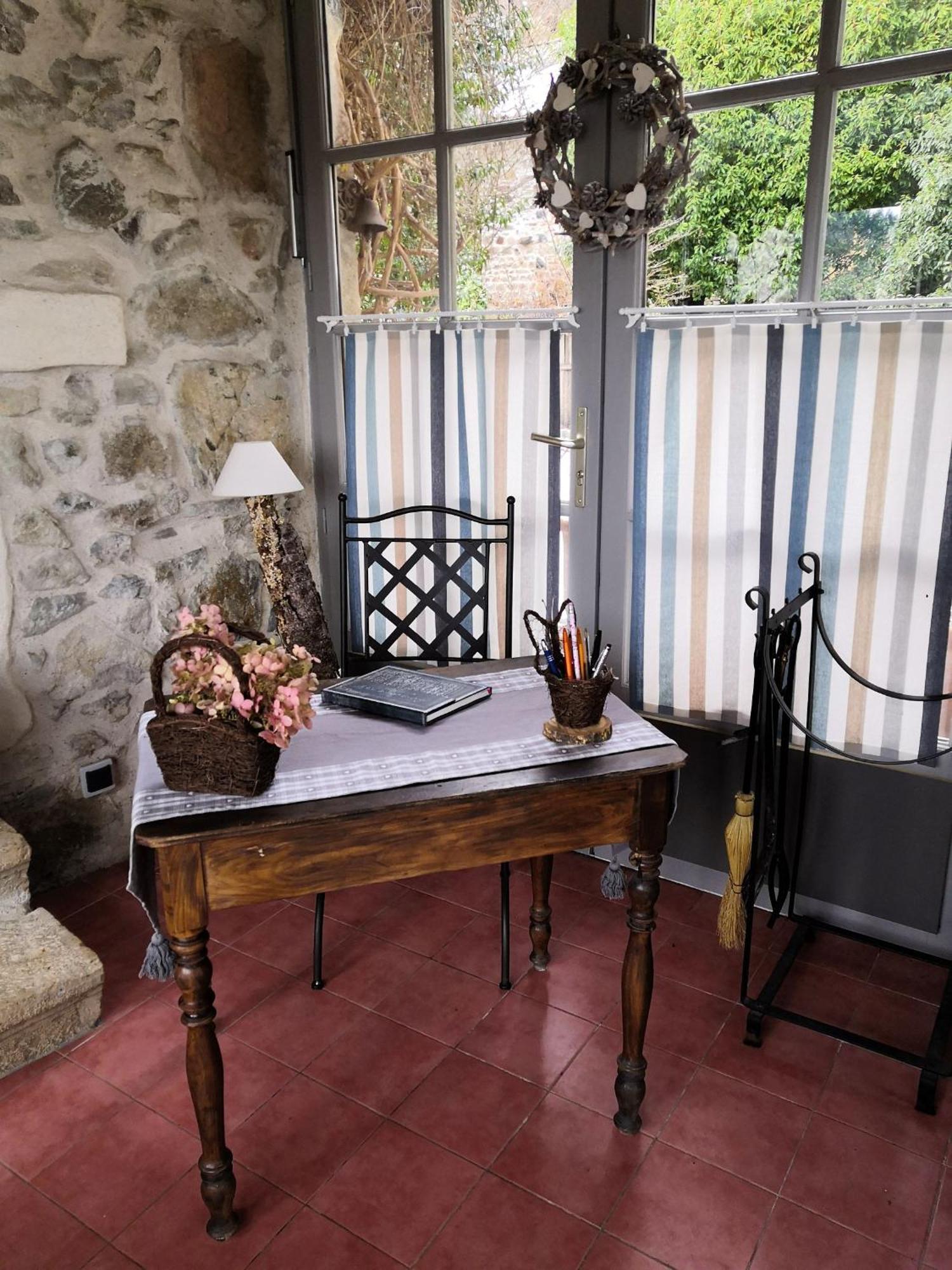 Gite Du Hameau D'Amignie Vernay Bagian luar foto